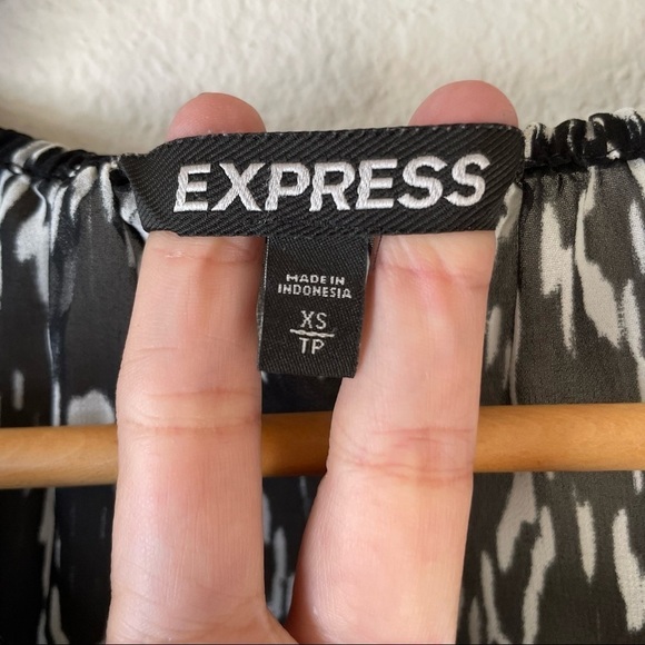 Express Black & White Sheer Boho Tie Front Detail 3/4 Sleeve Top Shirt Size XS - Picture 3 of 6